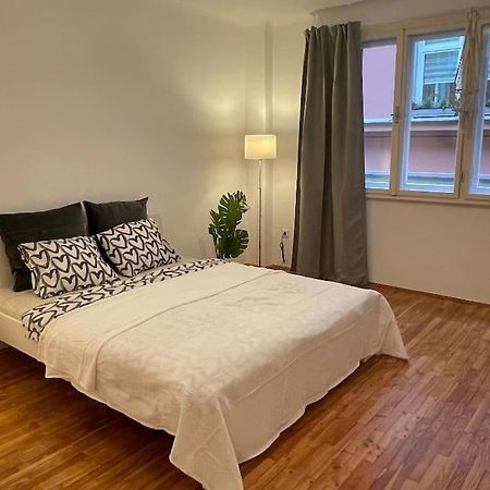 Mariahilfer Street Apartment Вена Экстерьер фото